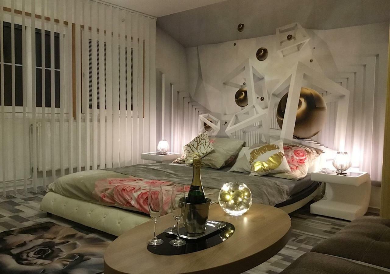 ホテル Lipno Pearl リプノ・ナト・ヴルタヴォウ エクステリア 写真